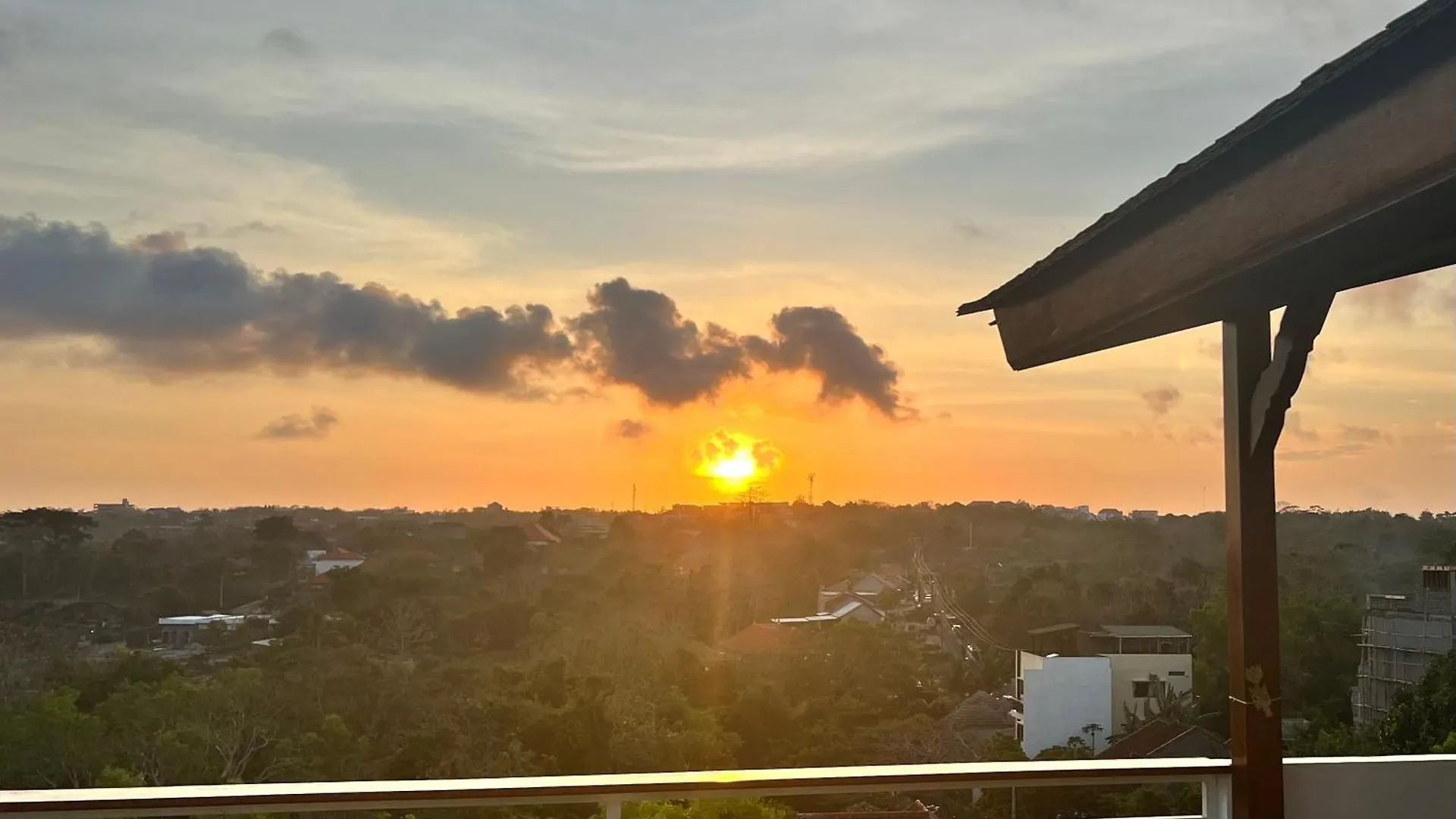 Uluwatu Villa Carina Bali - 4 Bedrooms With Ensuites, Rooftop Sunset Bar, Pool, Workstation, Quiet And Central Ungasan