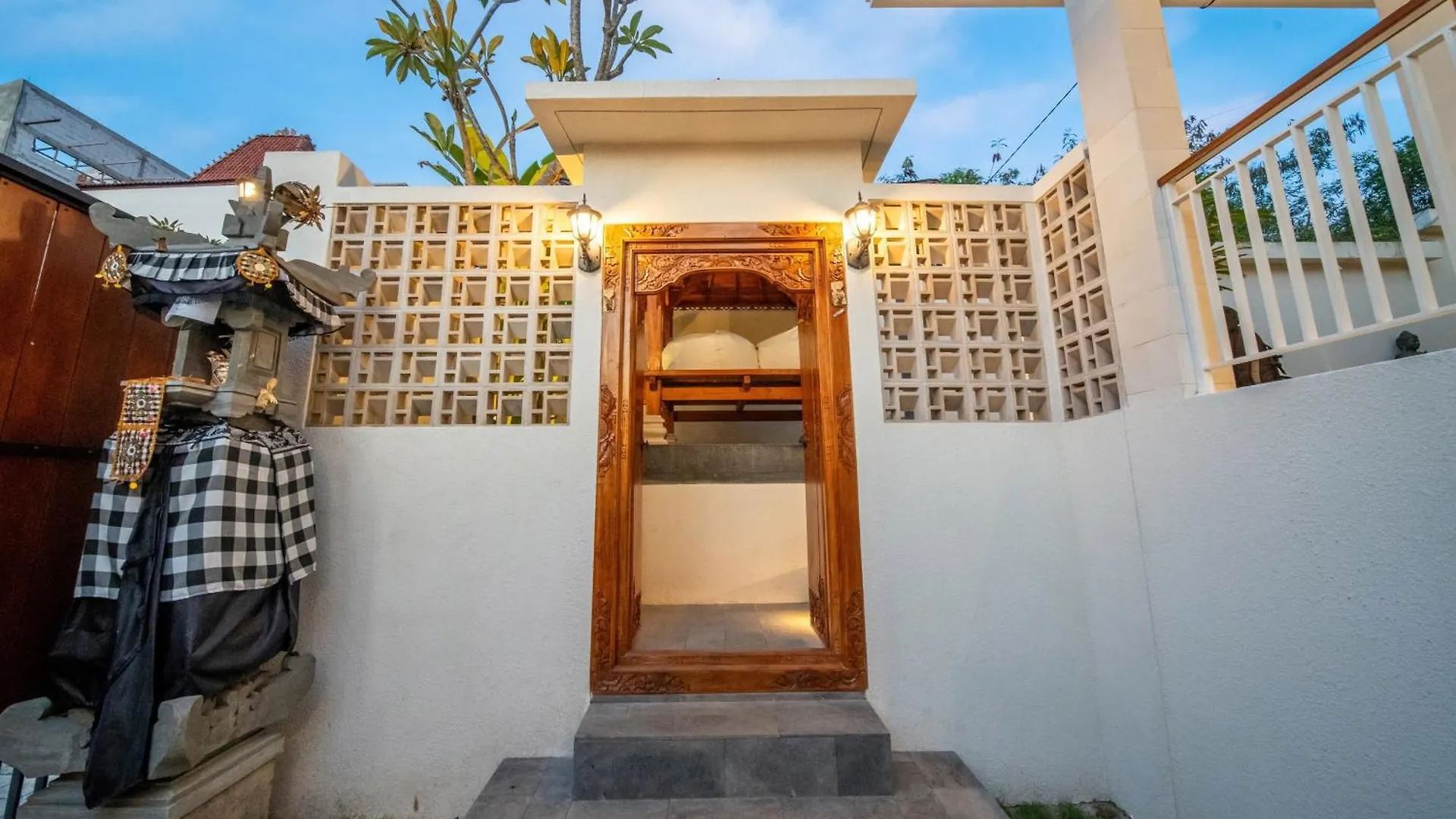 Uluwatu Villa Carina Bali - 4 Bedrooms With Ensuites, Rooftop Sunset Bar, Pool, Workstation, Quiet And Central Ungasan  Indonesia
