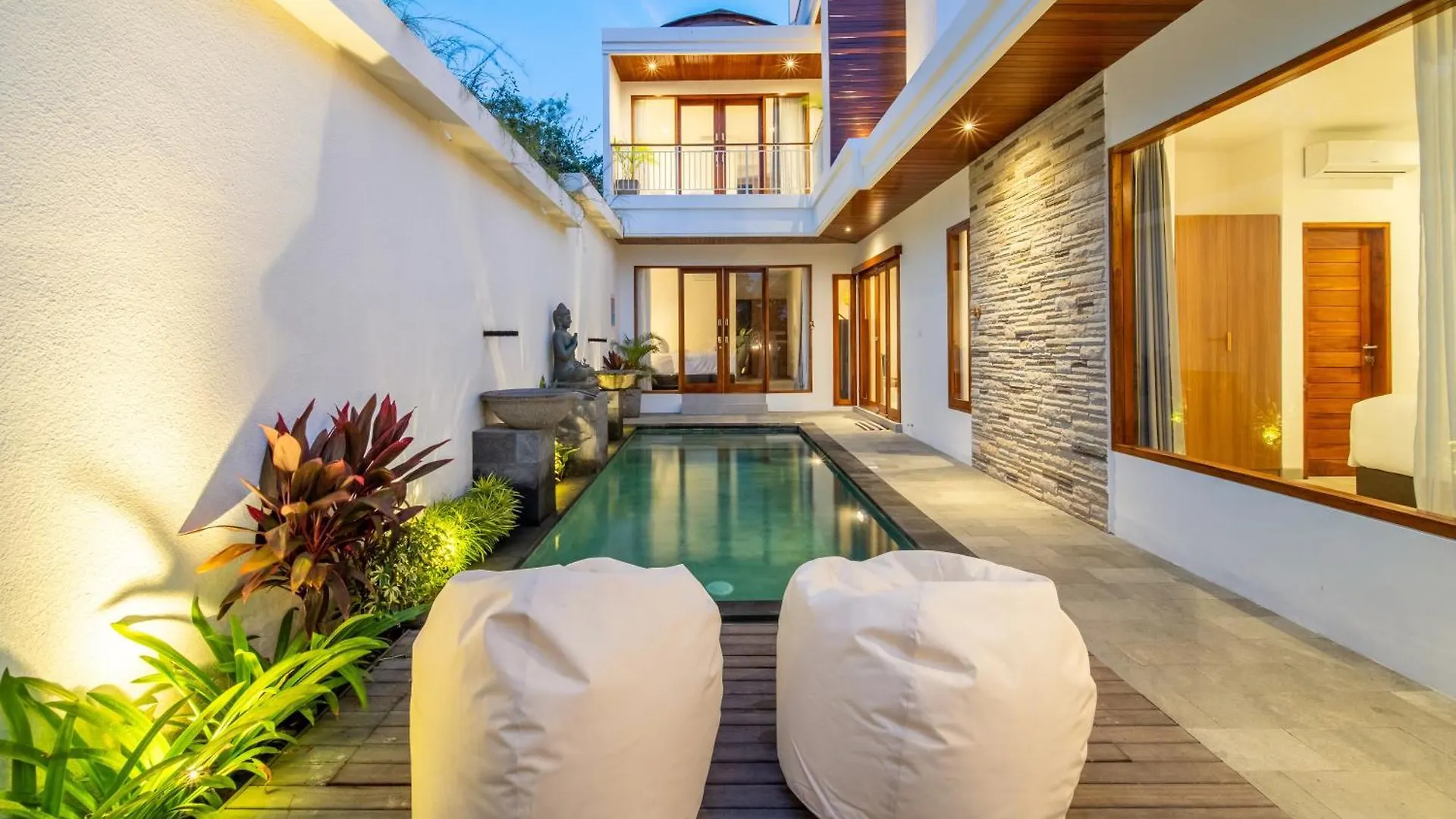 Uluwatu Villa Carina Bali - 4 Bedrooms With Ensuites, Rooftop Sunset Bar, Pool, Workstation, Quiet And Central Ungasan