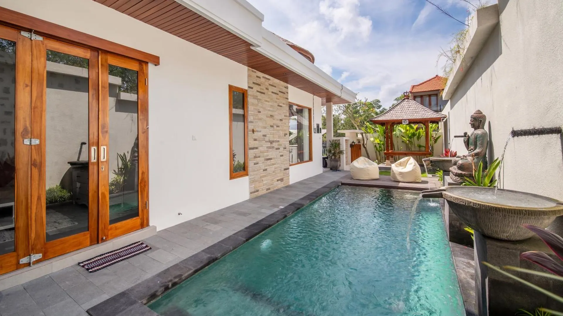 Uluwatu Villa Carina Bali - 4 Bedrooms With Ensuites, Rooftop Sunset Bar, Pool, Workstation, Quiet And Central Ungasan  0*, Ungasan (Bali) Indonesia