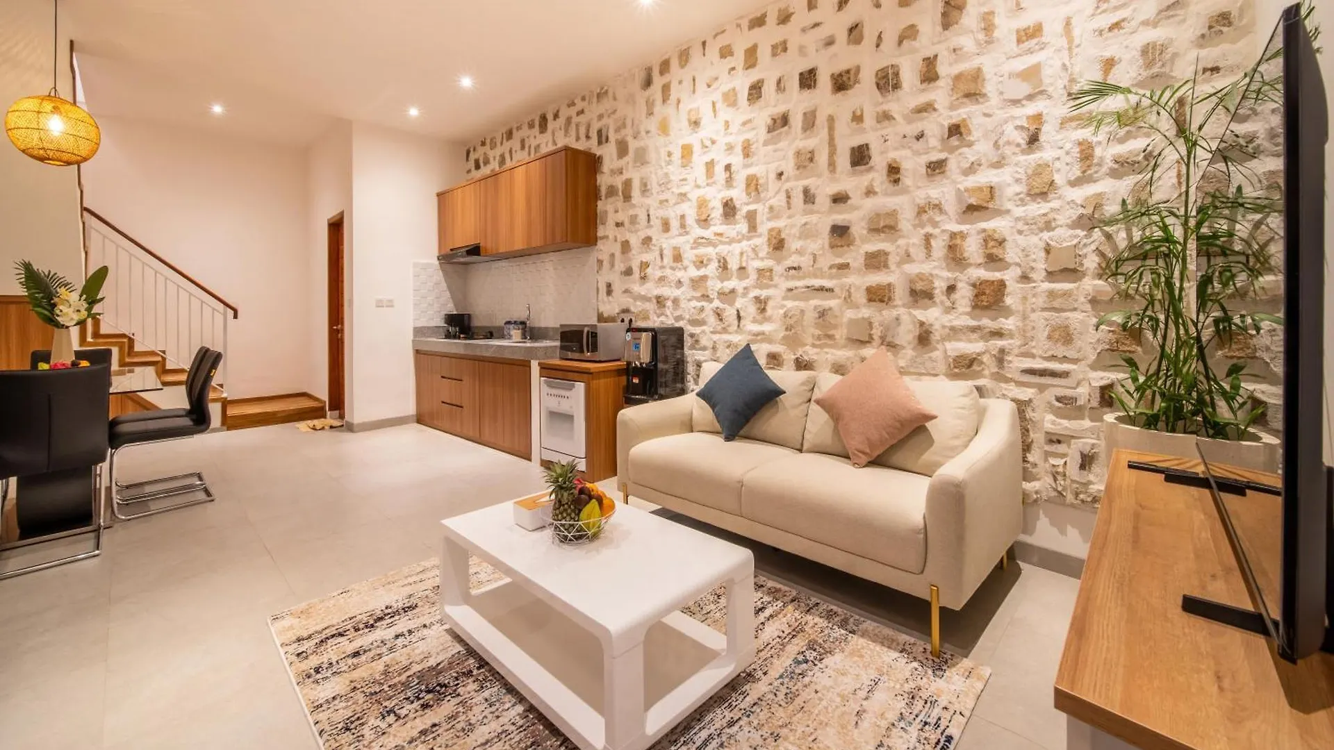 Uluwatu Villa Carina Bali - 4 Bedrooms With Ensuites, Rooftop Sunset Bar, Pool, Workstation, Quiet And Central Ungasan  Ungasan (Bali)