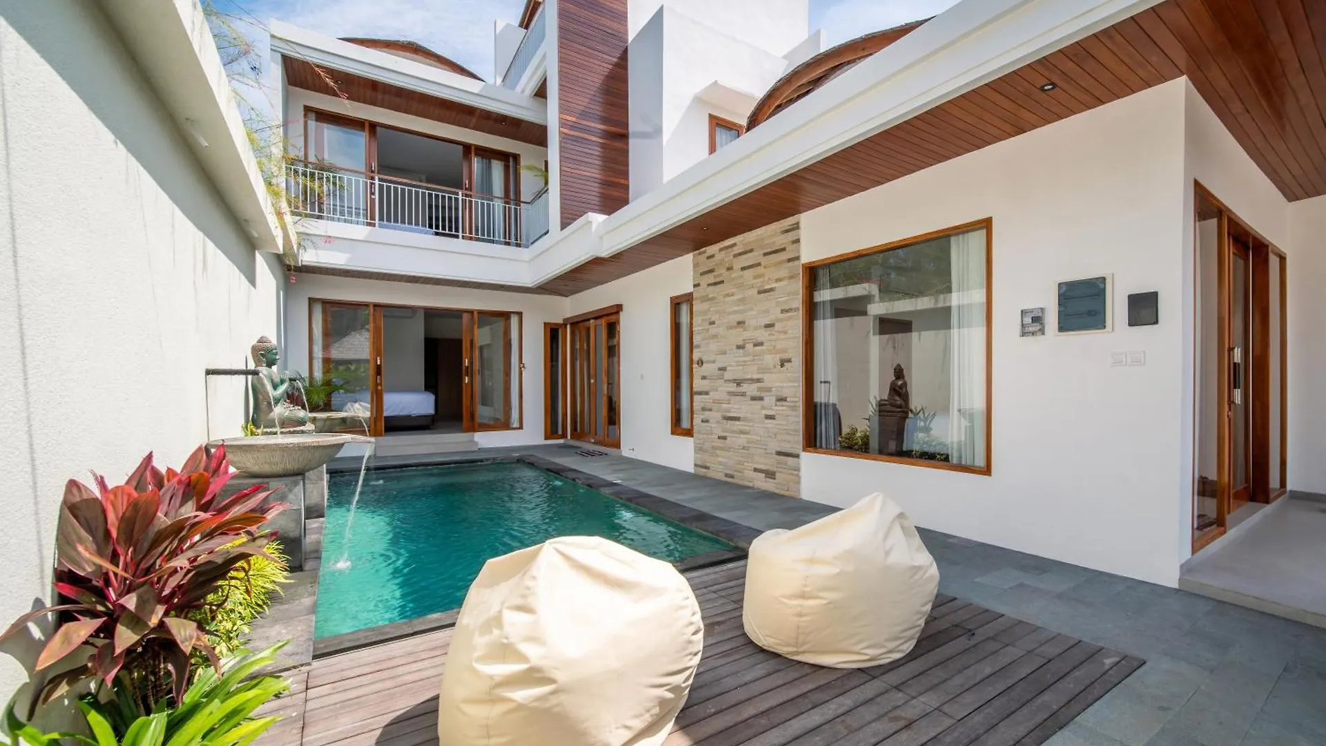 Uluwatu Villa Carina Bali - 4 Bedrooms With Ensuites, Rooftop Sunset Bar, Pool, Workstation, Quiet And Central Ungasan