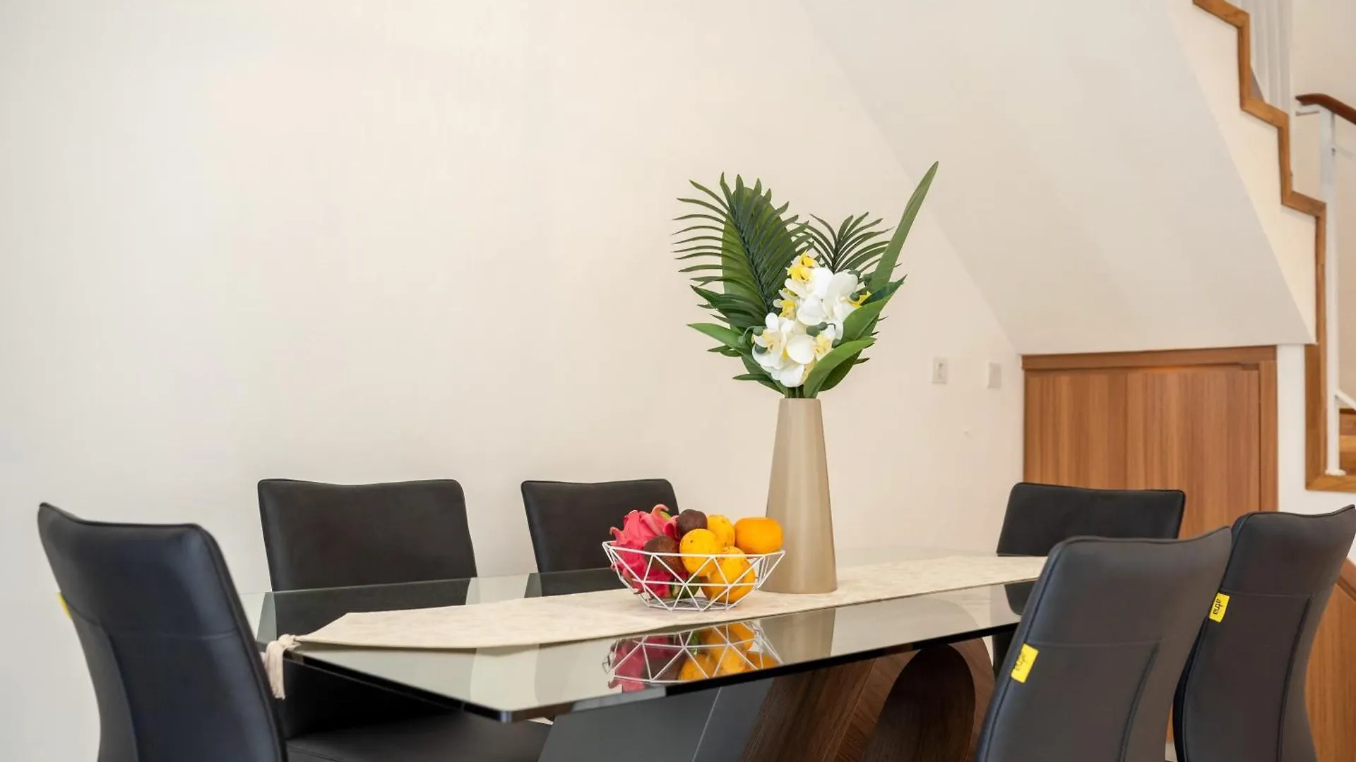 Uluwatu Villa Carina Bali - 4 Bedrooms With Ensuites, Rooftop Sunset Bar, Pool, Workstation, Quiet And Central Ungasan