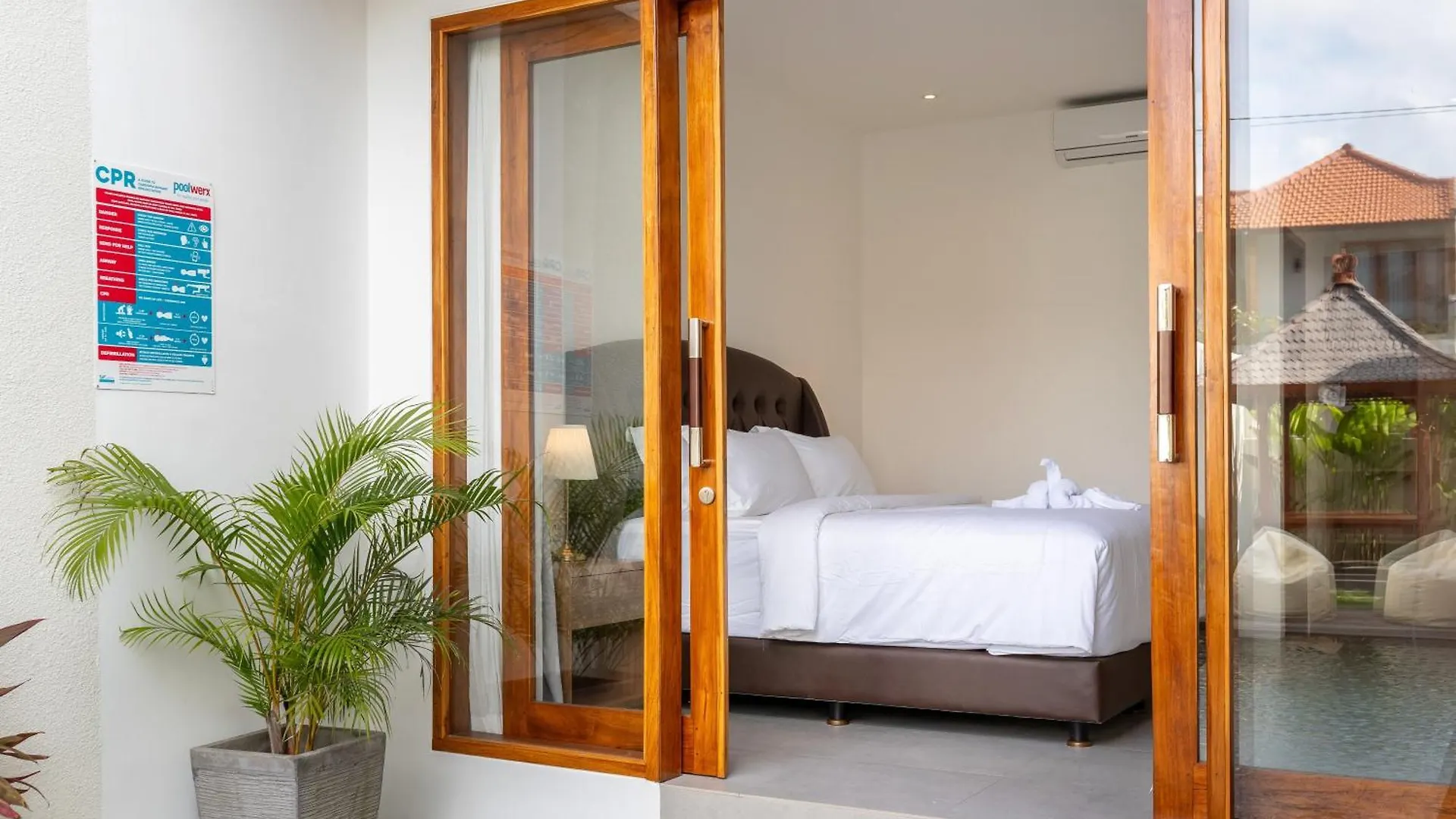 Uluwatu Villa Carina Bali - 4 Bedrooms With Ensuites, Rooftop Sunset Bar, Pool, Workstation, Quiet And Central Ungasan