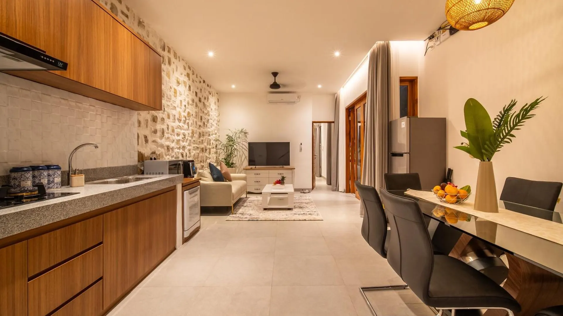Uluwatu Villa Carina Bali - 4 Bedrooms With Ensuites, Rooftop Sunset Bar, Pool, Workstation, Quiet And Central Ungasan   Ungasan (Bali)