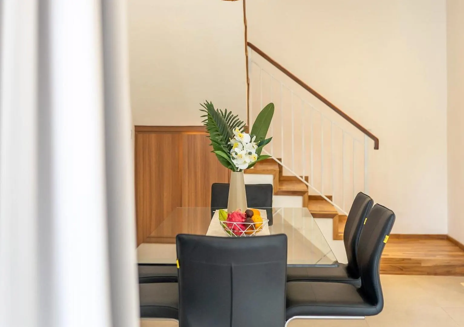 Uluwatu Villa Carina Bali - 4 Bedrooms With Ensuites, Rooftop Sunset Bar, Pool, Workstation, Quiet And Central Ungasan