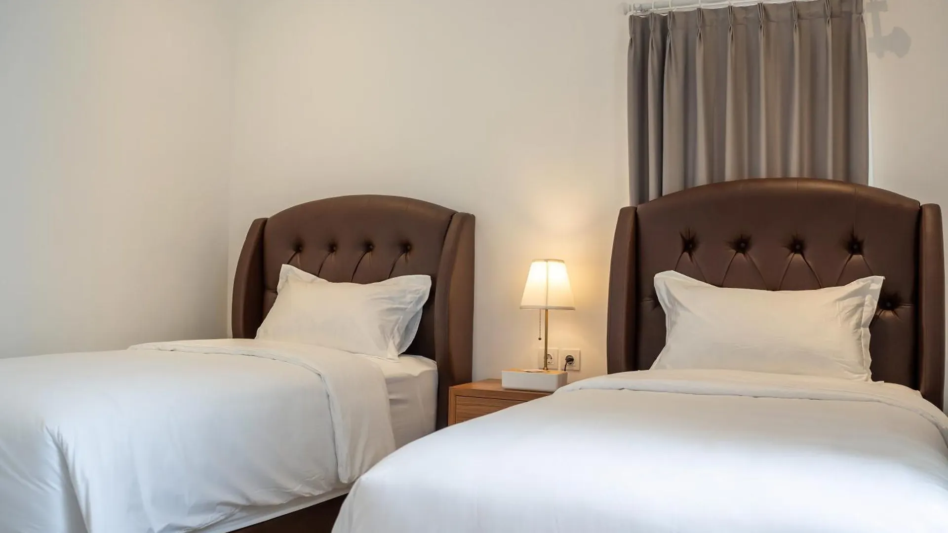 Uluwatu Villa Carina Bali - 4 Bedrooms With Ensuites, Rooftop Sunset Bar, Pool, Workstation, Quiet And Central Ungasan  Indonesia