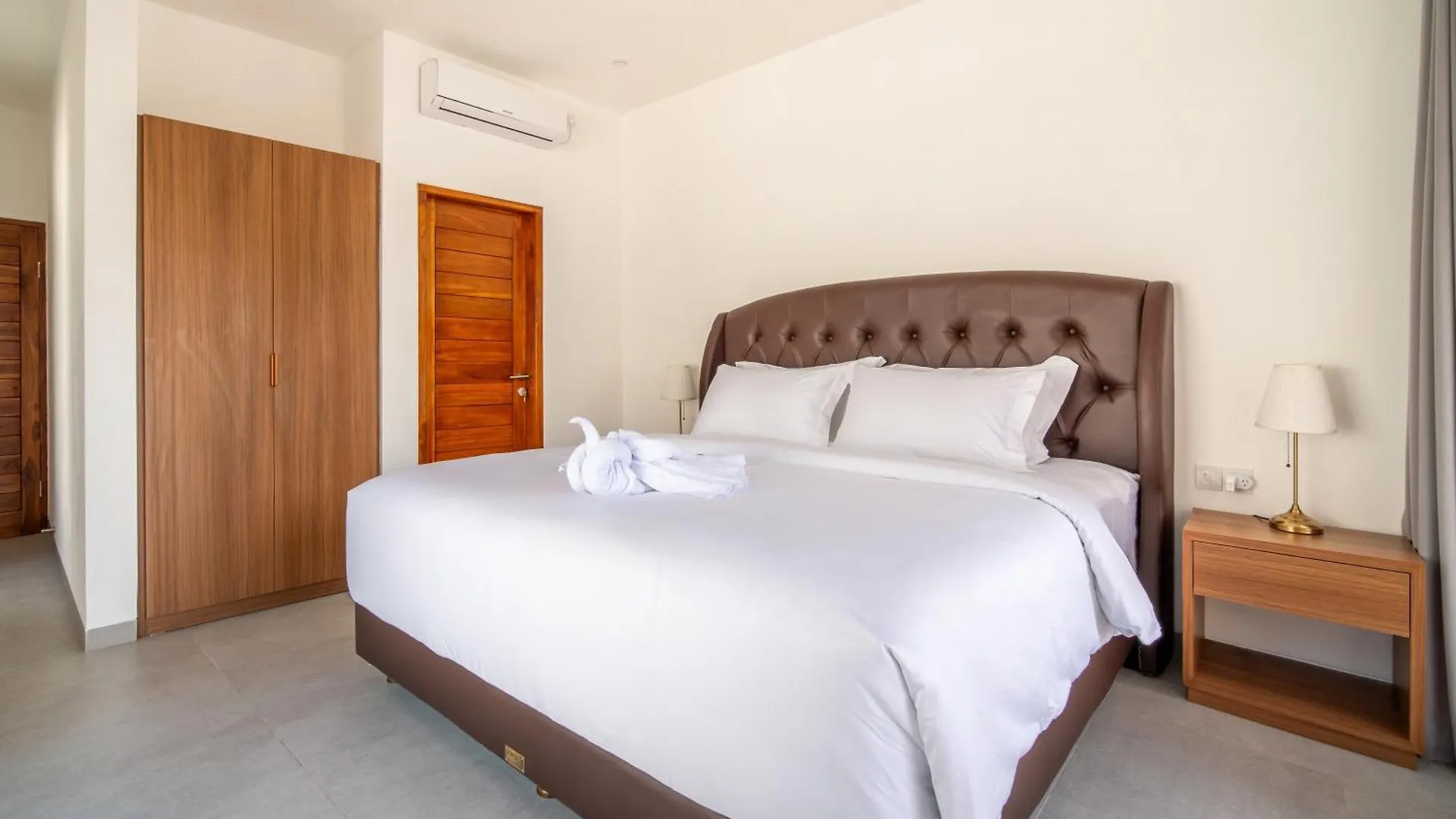 Uluwatu Villa Carina Bali - 4 Bedrooms With Ensuites, Rooftop Sunset Bar, Pool, Workstation, Quiet And Central Ungasan