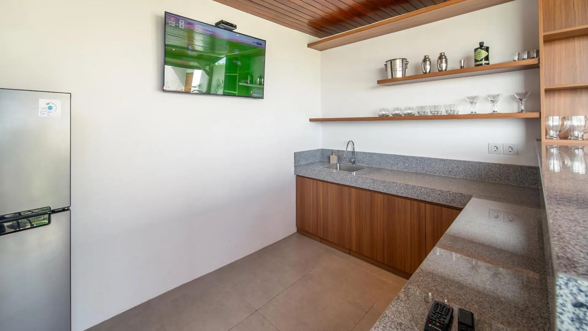 Uluwatu Villa Carina Bali - 4 Bedrooms With Ensuites, Rooftop Sunset Bar, Pool, Workstation, Quiet And Central Ungasan