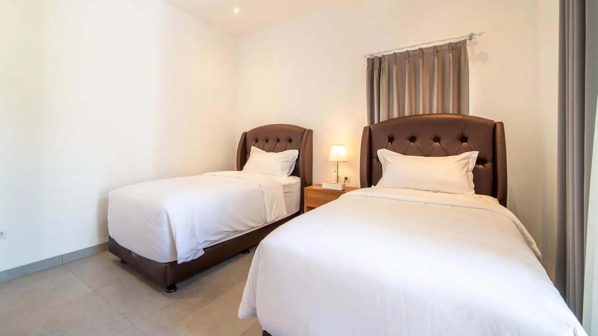 Uluwatu Villa Carina Bali - 4 Bedrooms With Ensuites, Rooftop Sunset Bar, Pool, Workstation, Quiet And Central Ungasan  0*, Ungasan (Bali) Indonesia